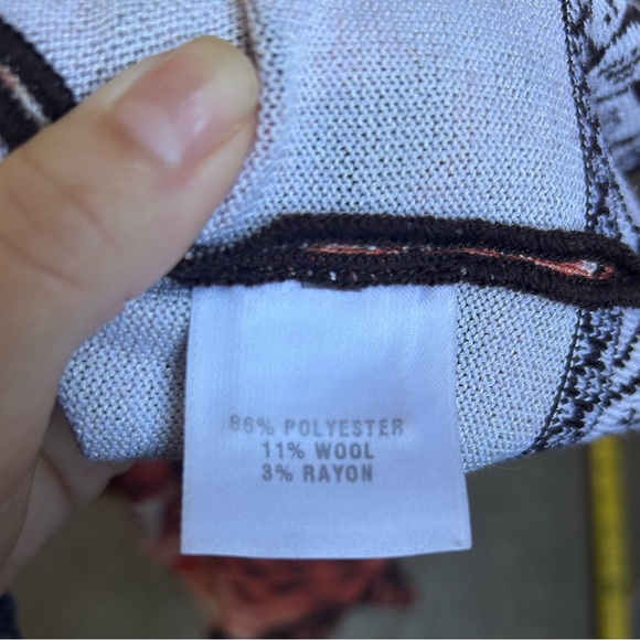 St. John Sport animal print turtleneck - Picture 4 of 8